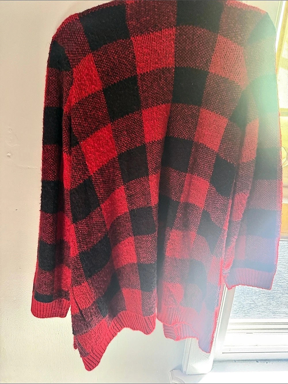 Women's Plaid Cardigan in Red & Black Like New - Picture 2 of 2